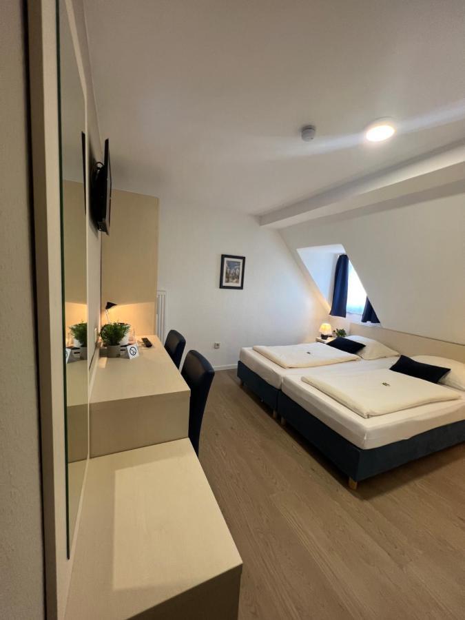 Hotel Pelikan Kitzingen Bagian luar foto