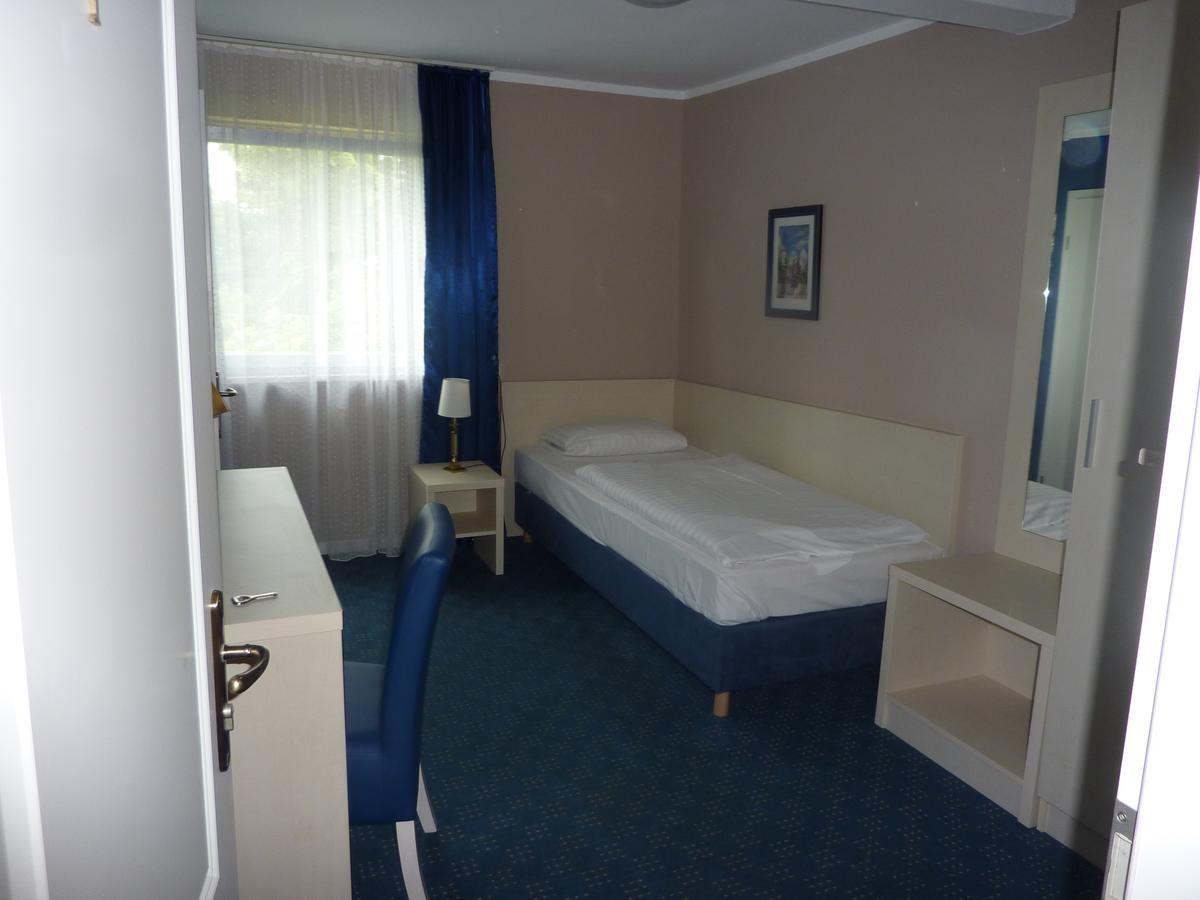 Hotel Pelikan Kitzingen Bagian luar foto